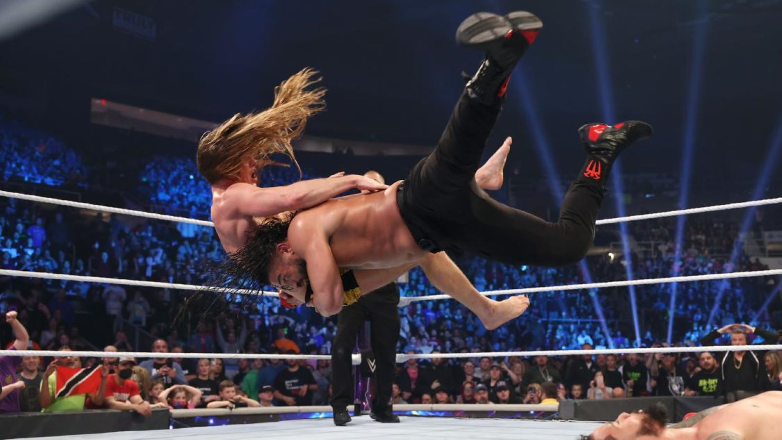 Read more about the article Riddle Earns Reigns Title Match